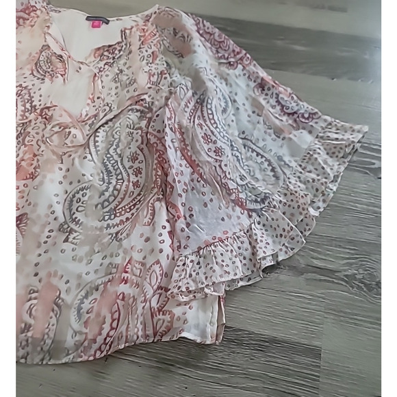 Vince Camuto Womens Blouse Paisley NWT M Ivory Peach Warm Tones Fall Flowy - Picture 5 of 10